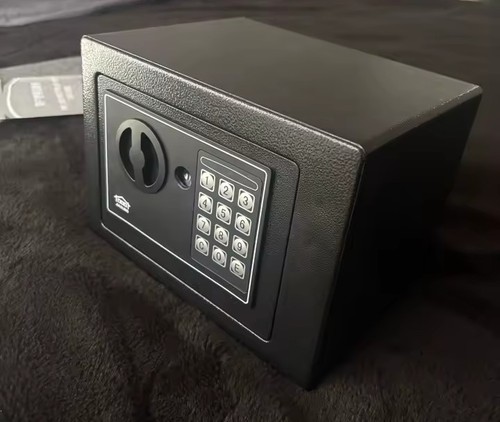 Small fireproof security - security, safe